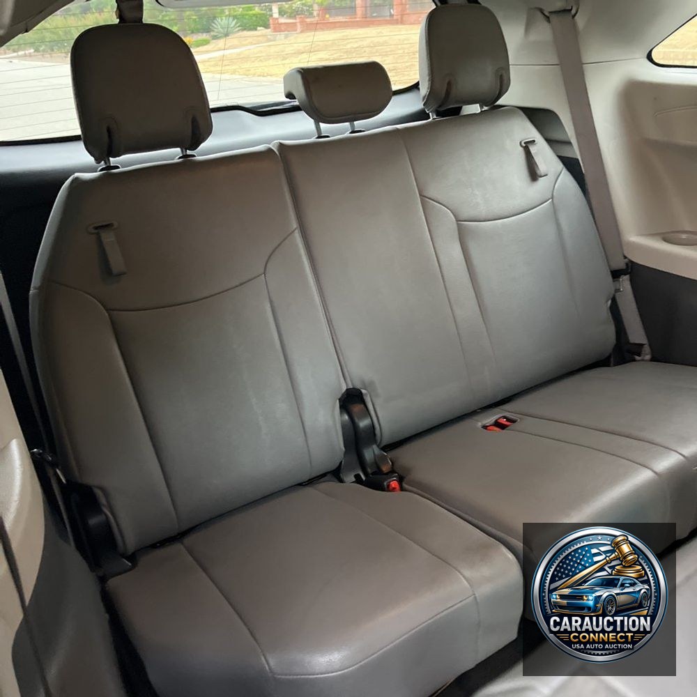 2023 Toyota Sienna XLE 8-Passenger