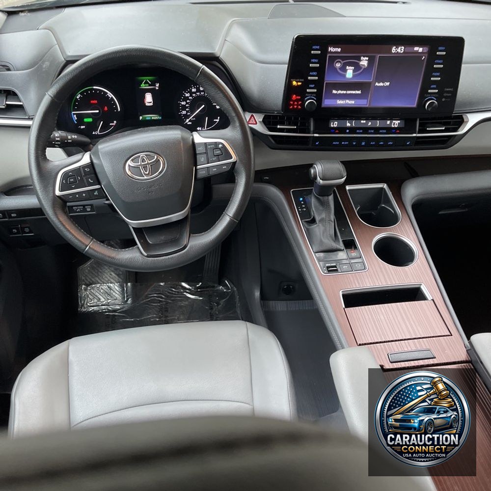 2023 Toyota Sienna XLE 8-Passenger