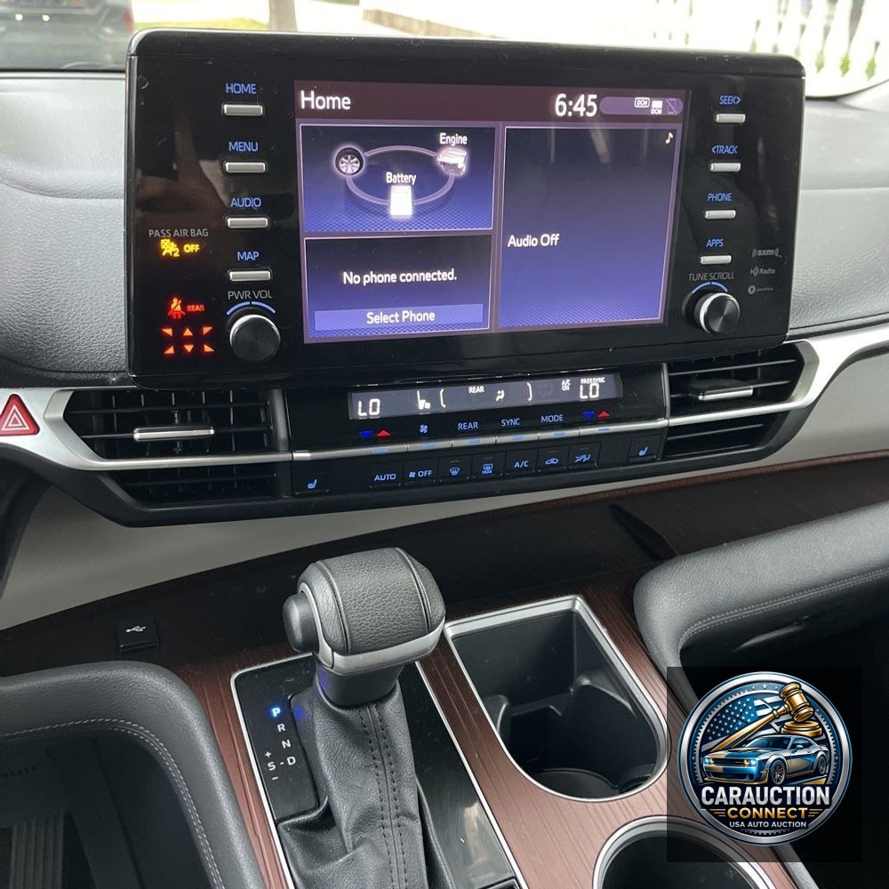 2023 Toyota Sienna XLE 8-Passenger
