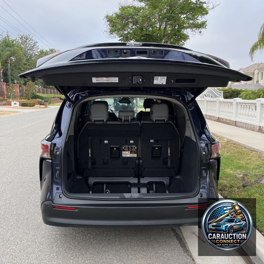 2023 Toyota Sienna XLE 8-Passenger