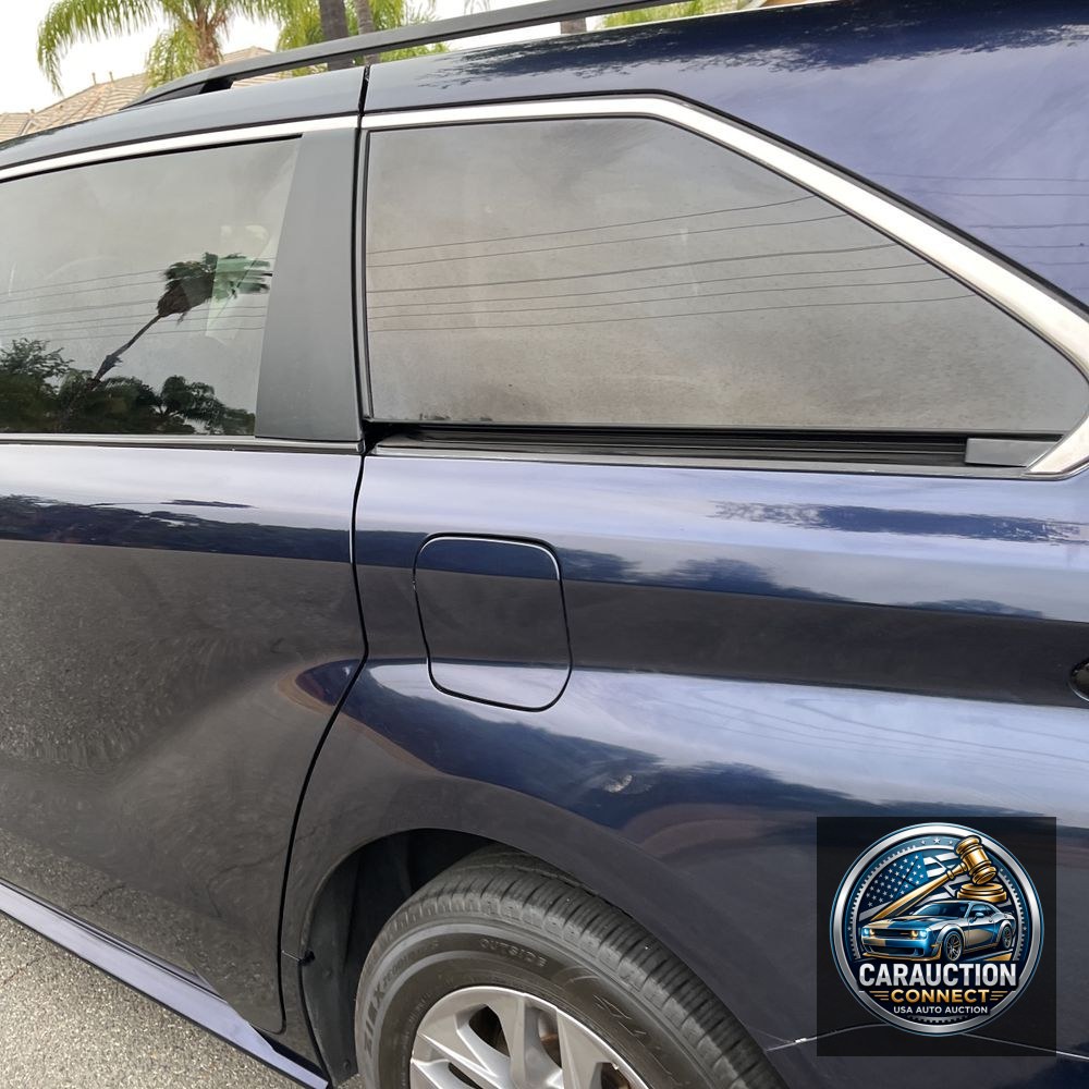2023 Toyota Sienna XLE 8-Passenger
