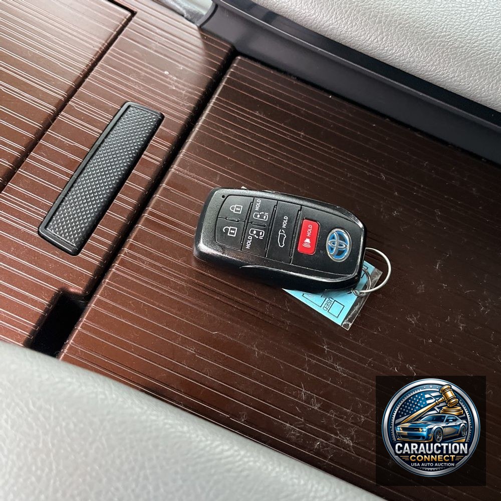 2023 Toyota Sienna XLE 8-Passenger