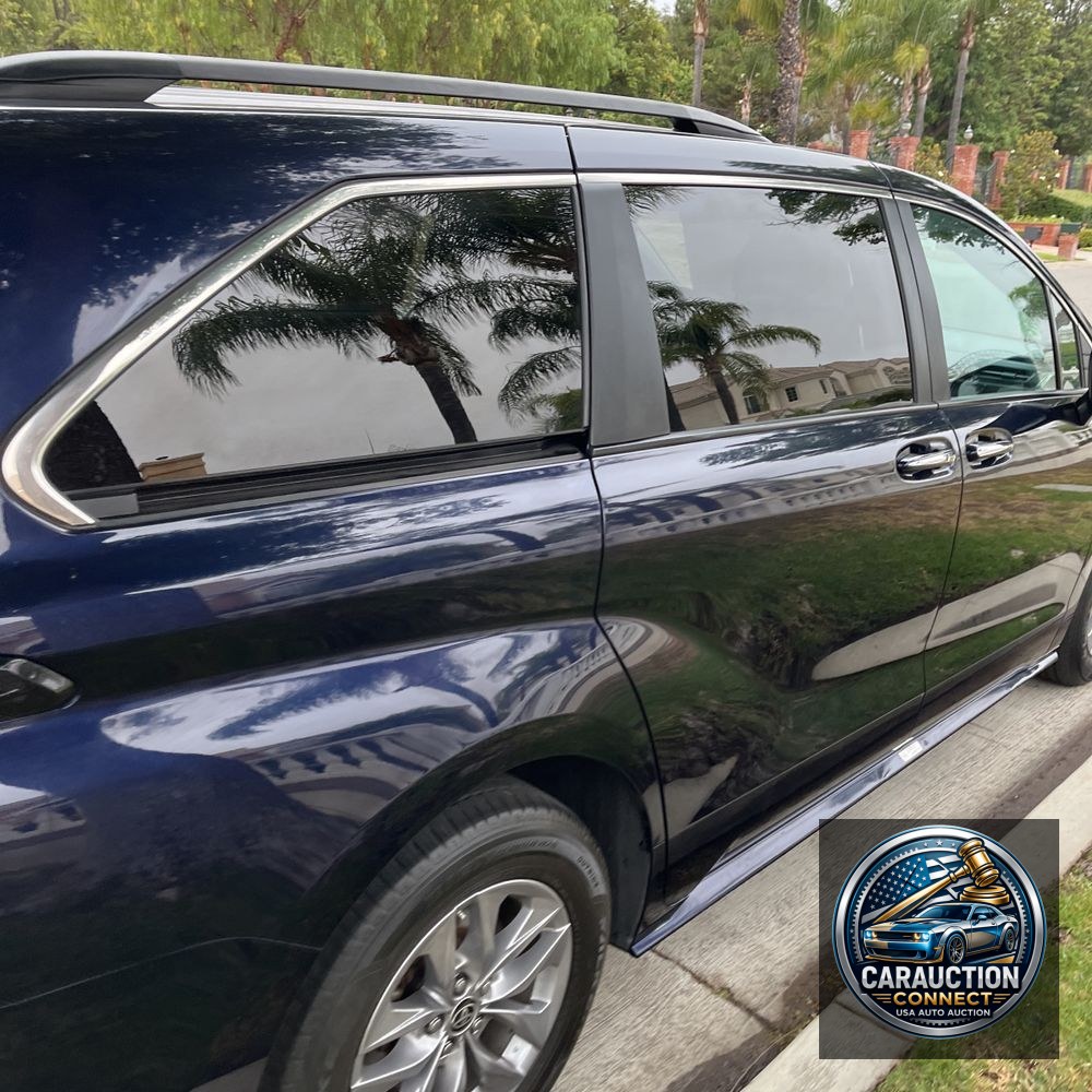 2023 Toyota Sienna XLE 8-Passenger