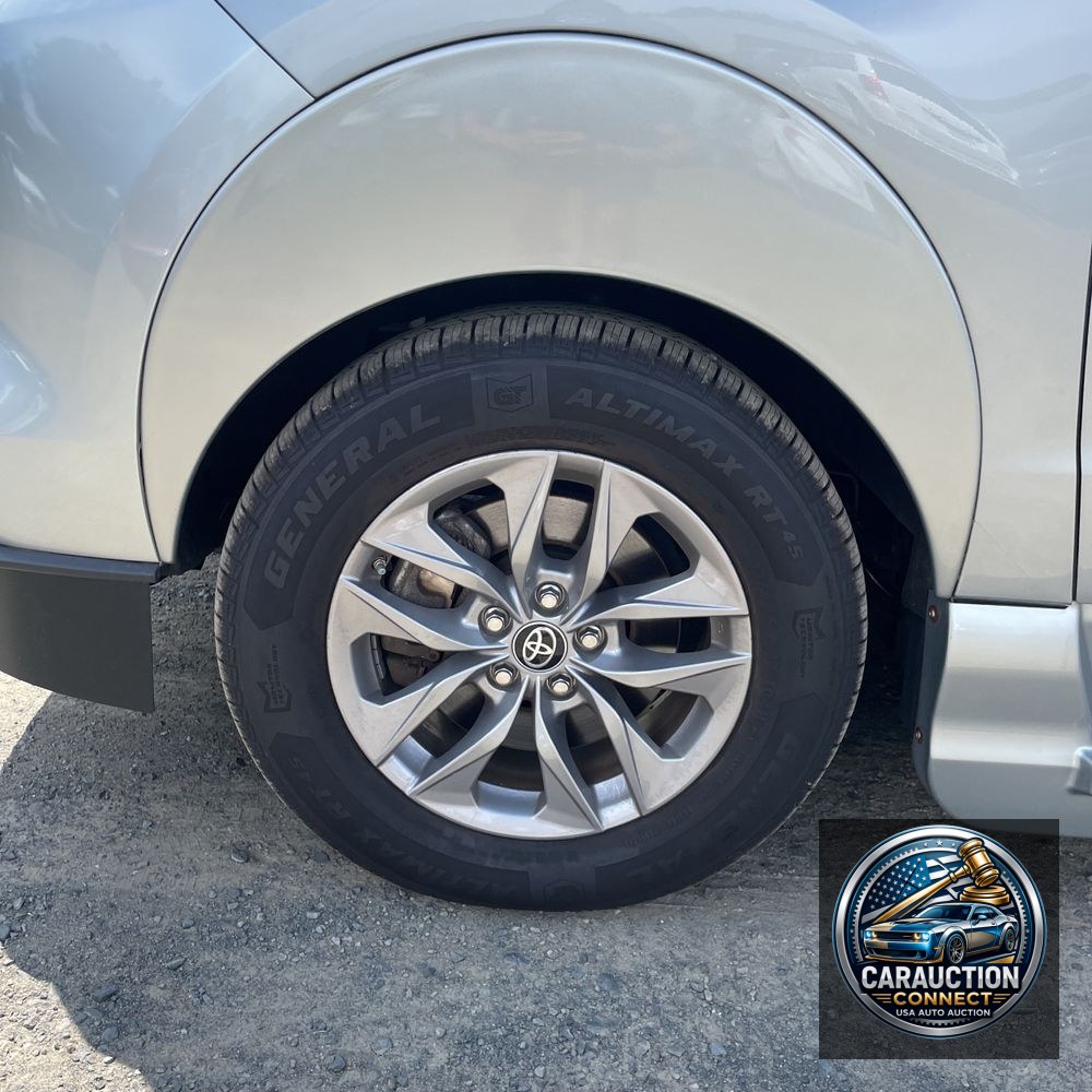 2021 Toyota Sienna XLE 7-Passenger