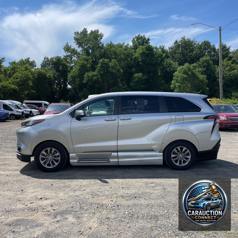 2021 Toyota Sienna XLE 7-Passenger