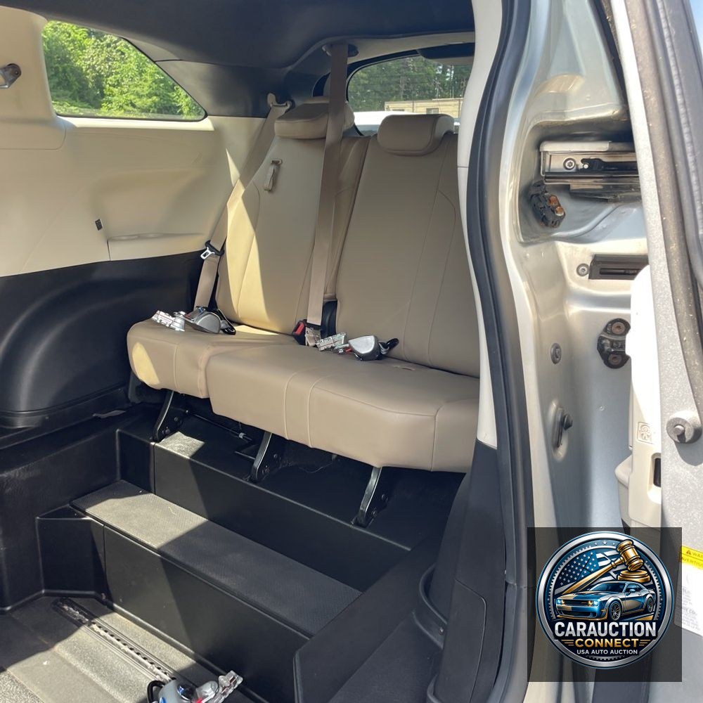 2021 Toyota Sienna XLE 7-Passenger