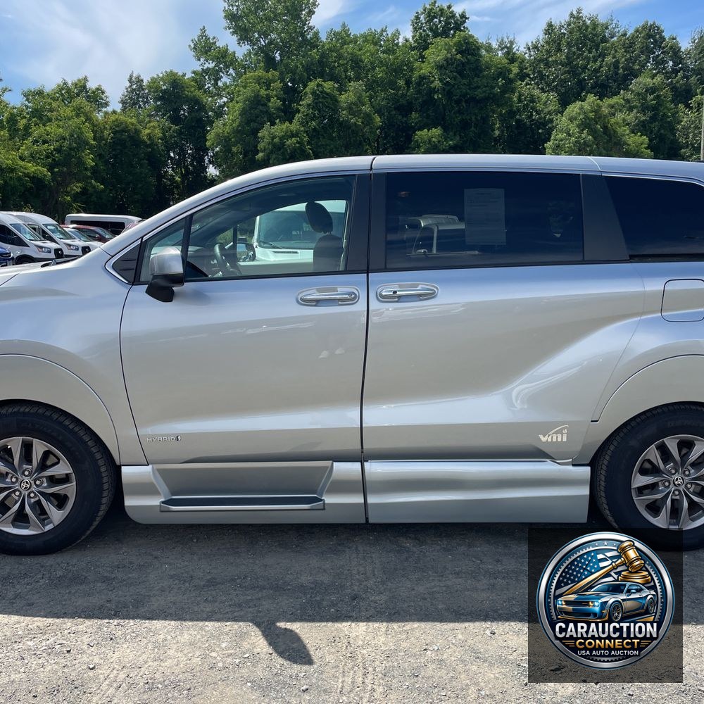 2021 Toyota Sienna XLE 7-Passenger