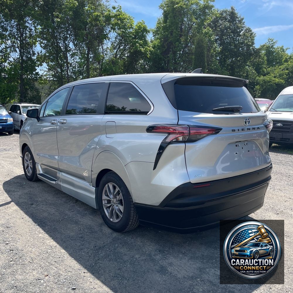 2021 Toyota Sienna XLE 7-Passenger