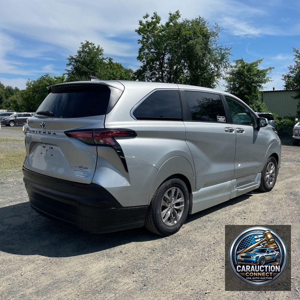 2021 Toyota Sienna XLE 7-Passenger