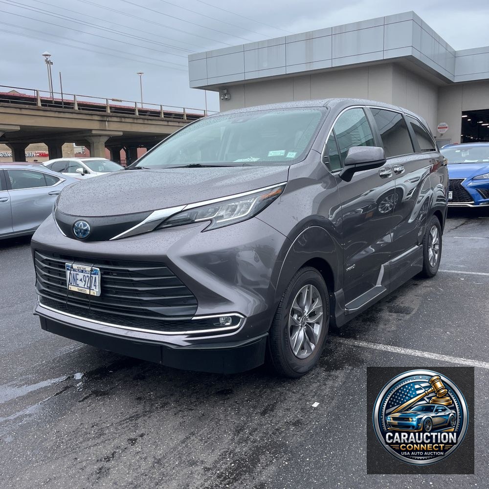 2021 Toyota Sienna XLE 7-Passenger