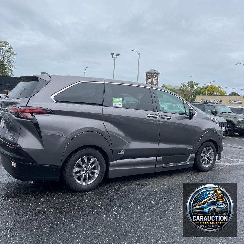 2021 Toyota Sienna XLE 7-Passenger