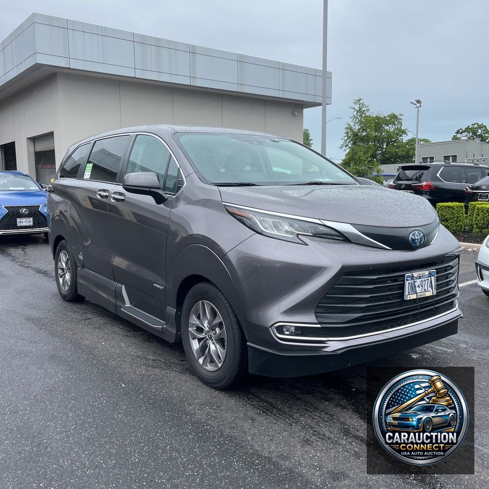 2021 Toyota Sienna XLE 7-Passenger