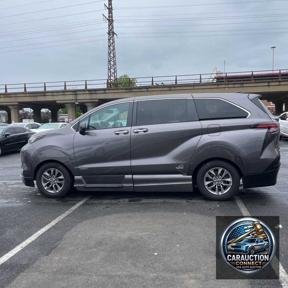 2021 Toyota Sienna XLE 7-Passenger