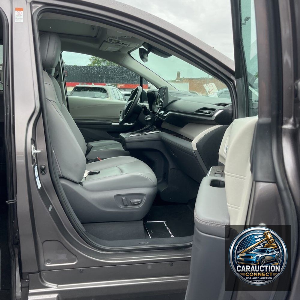 2021 Toyota Sienna XLE 7-Passenger