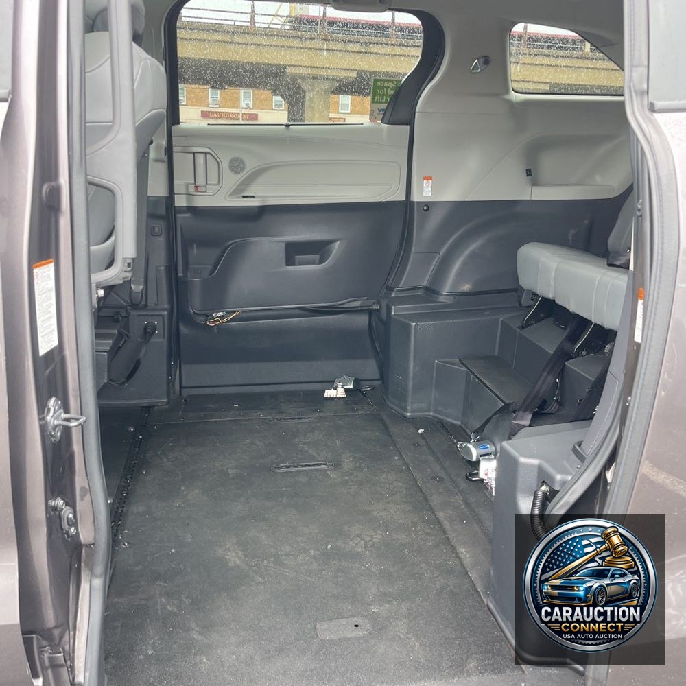 2021 Toyota Sienna XLE 7-Passenger