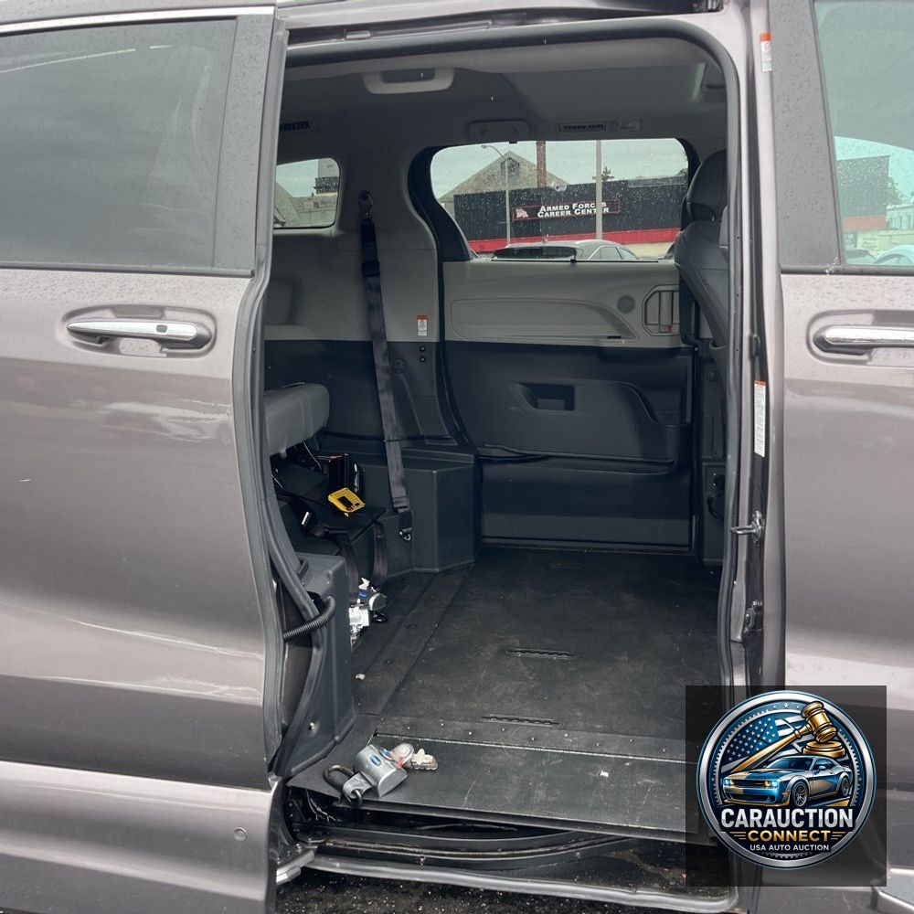 2021 Toyota Sienna XLE 7-Passenger