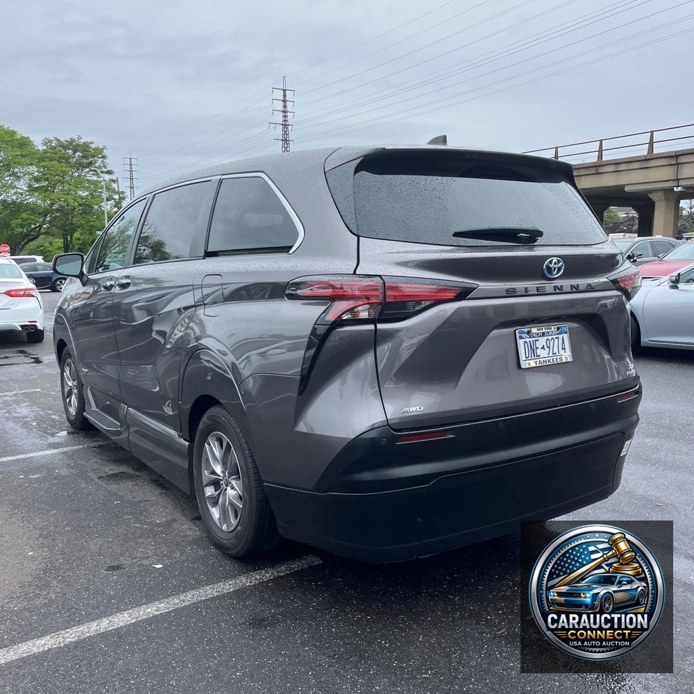 2021 Toyota Sienna XLE 7-Passenger