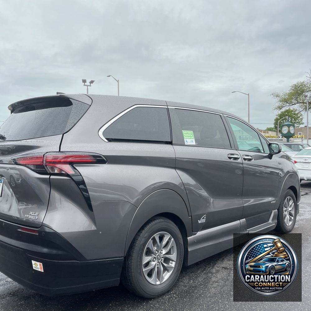 2021 Toyota Sienna XLE 7-Passenger