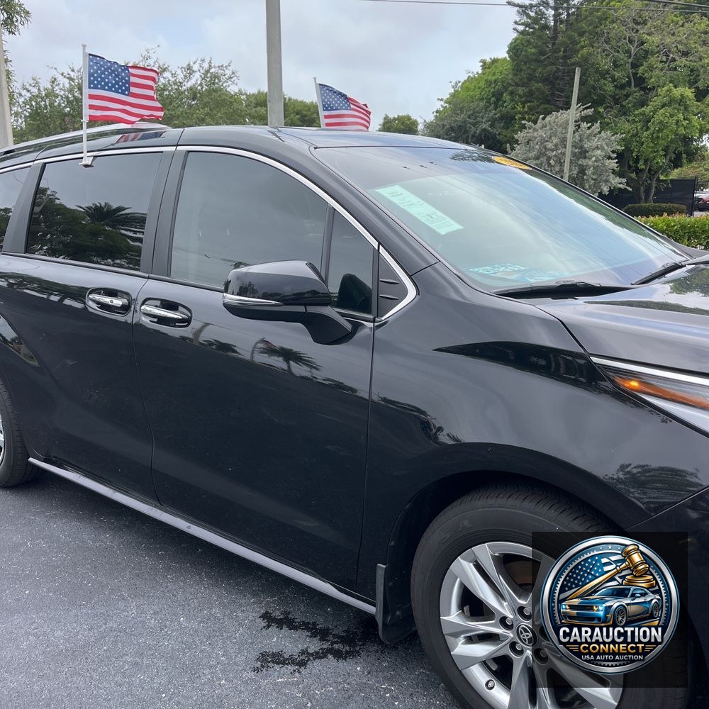 2023 Toyota Sienna Limited 7-Passenger