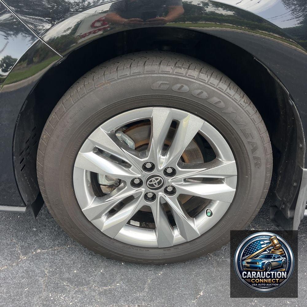 2023 Toyota Sienna Limited 7-Passenger
