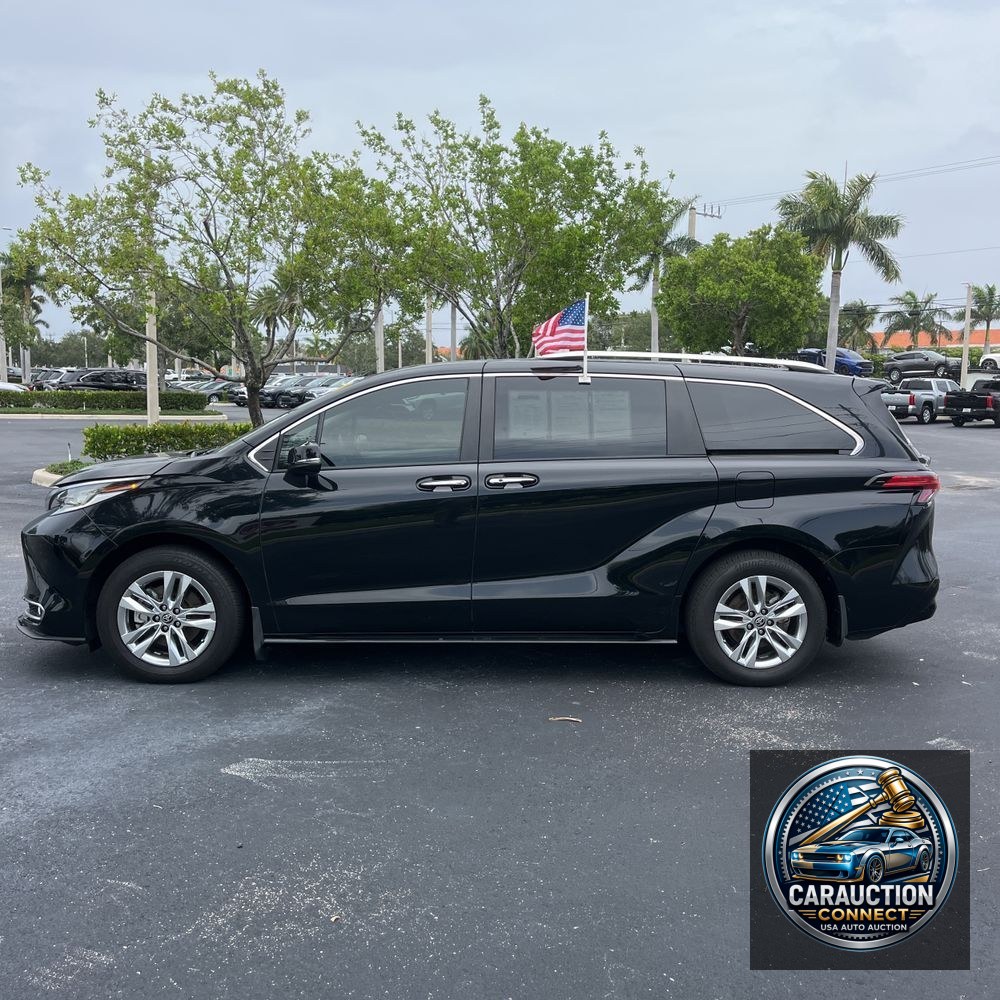 2023 Toyota Sienna Limited 7-Passenger