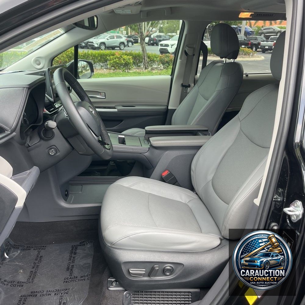 2023 Toyota Sienna Limited 7-Passenger