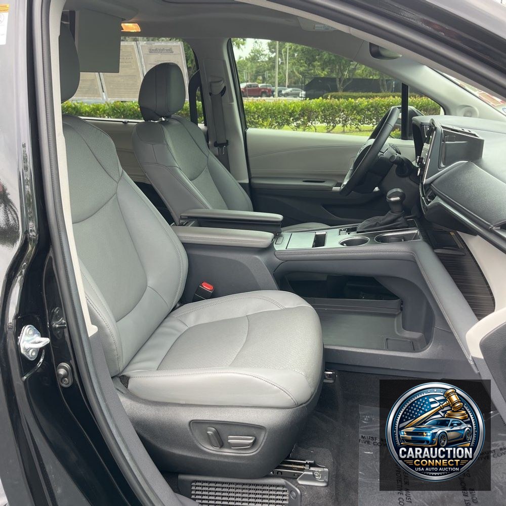 2023 Toyota Sienna Limited 7-Passenger