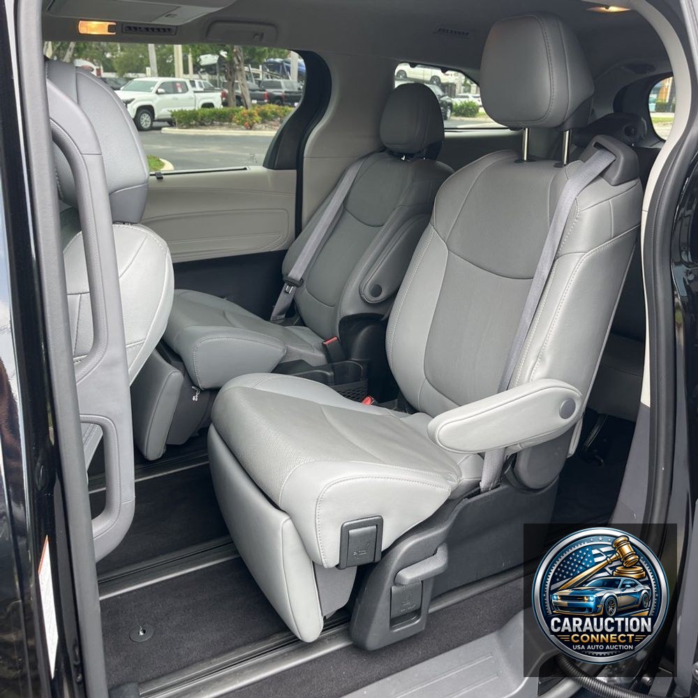 2023 Toyota Sienna Limited 7-Passenger
