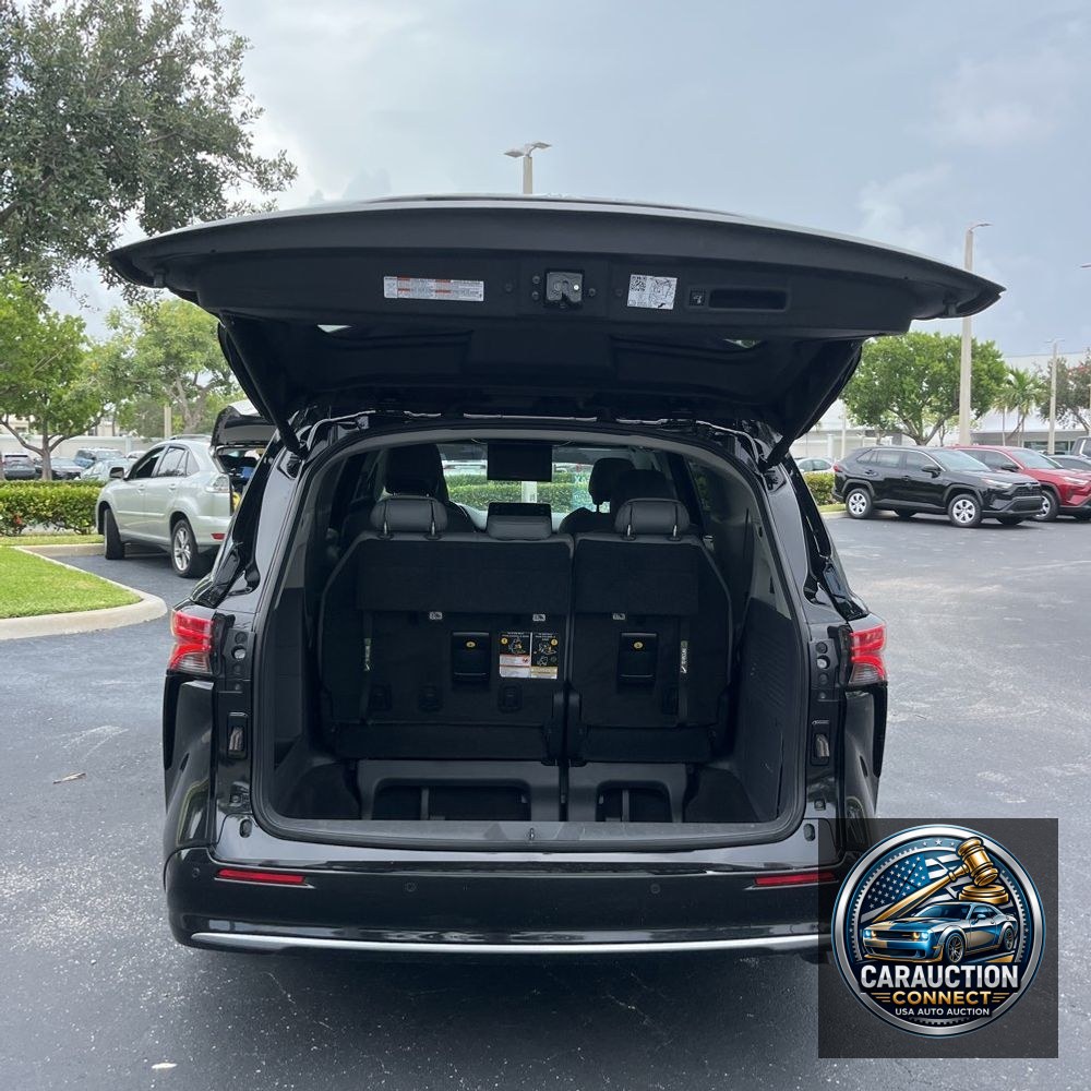 2023 Toyota Sienna Limited 7-Passenger