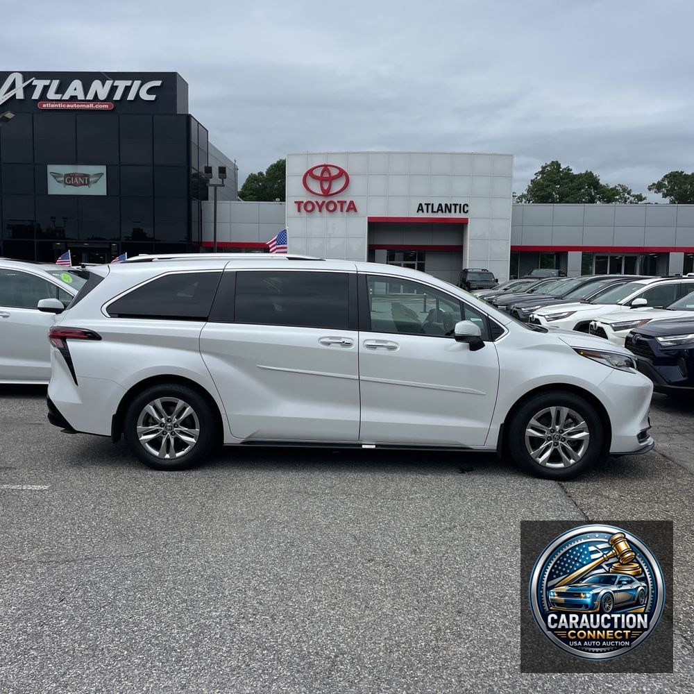 2023 Toyota Sienna Limited 7-Passenger