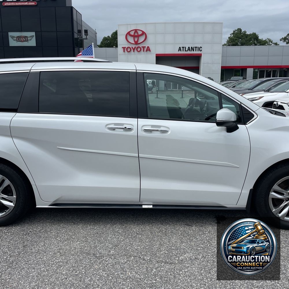 2023 Toyota Sienna Limited 7-Passenger