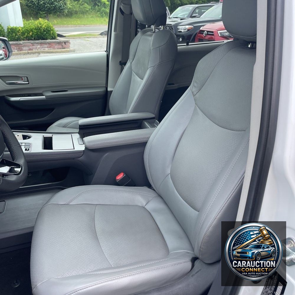 2023 Toyota Sienna Limited 7-Passenger