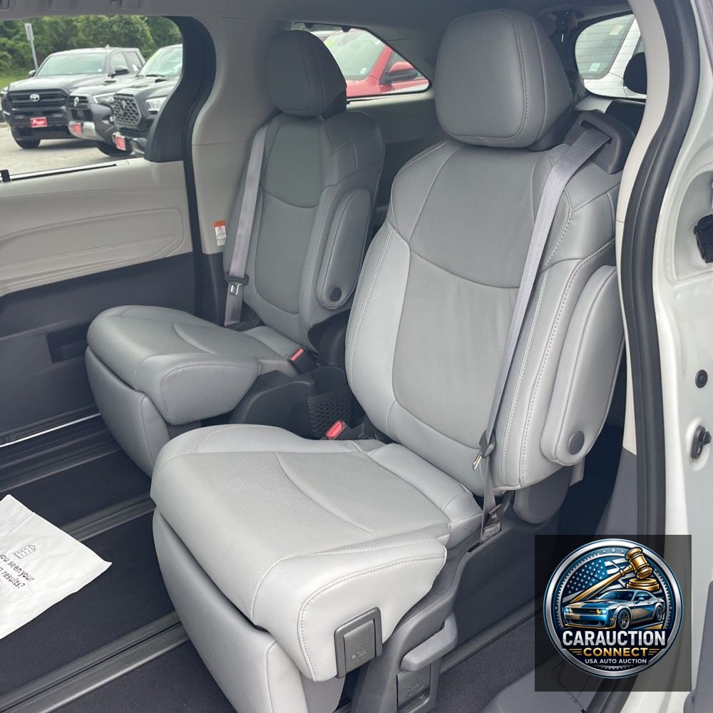 2023 Toyota Sienna Limited 7-Passenger
