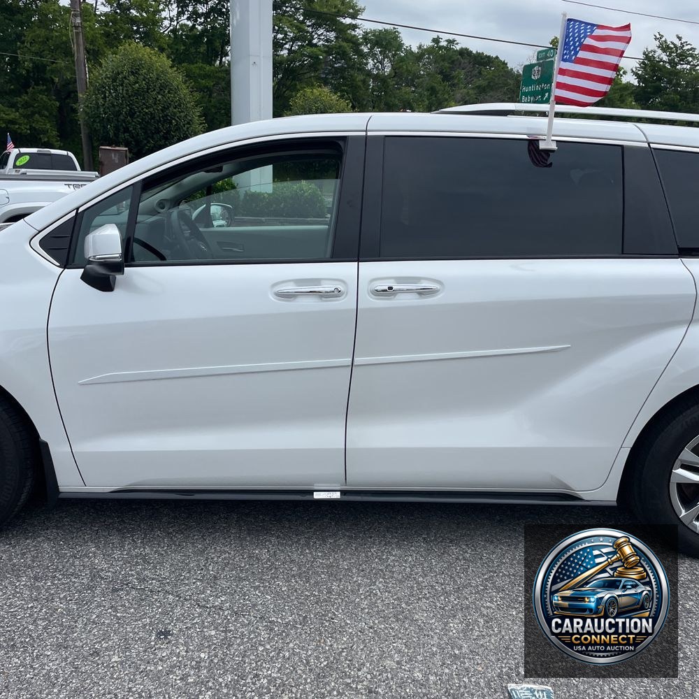 2023 Toyota Sienna Limited 7-Passenger