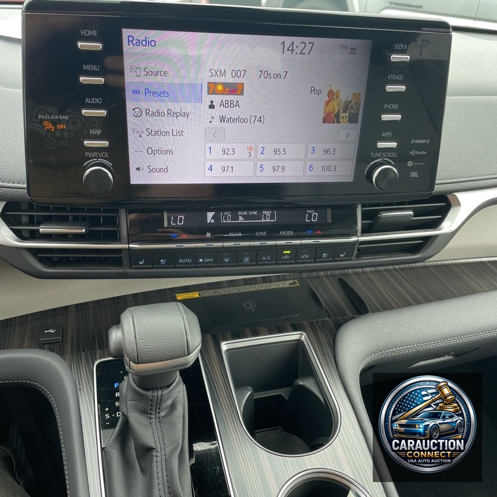 2023 Toyota Sienna Limited 7-Passenger
