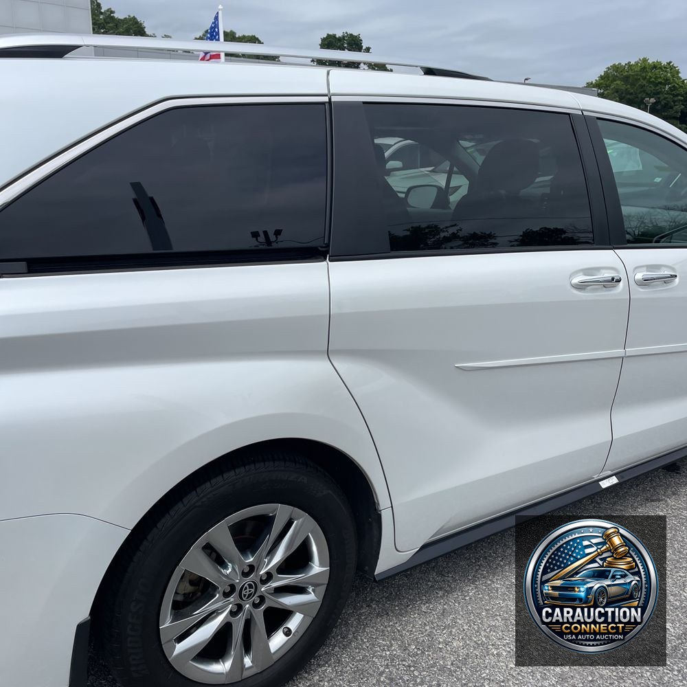 2023 Toyota Sienna Limited 7-Passenger