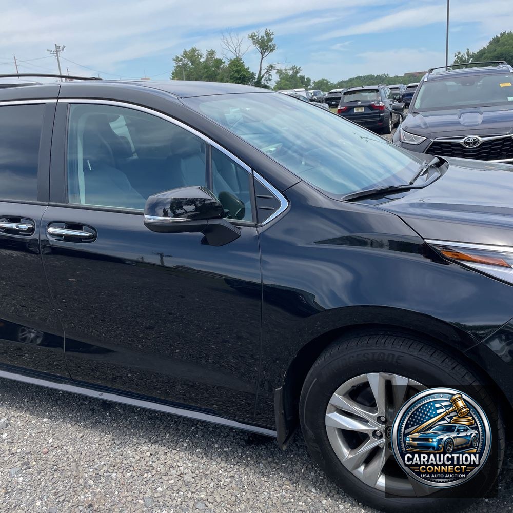 2024 Toyota Sienna Limited 7-Passenger