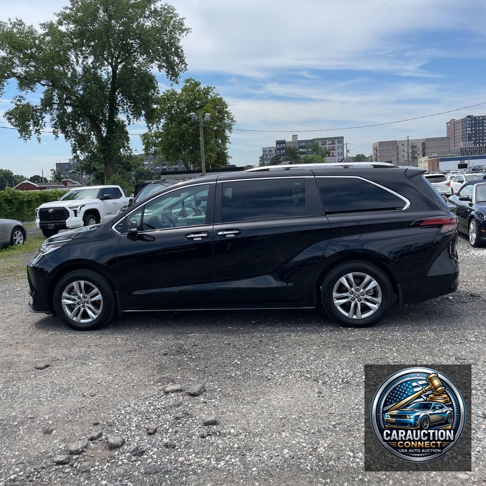 2024 Toyota Sienna Limited 7-Passenger
