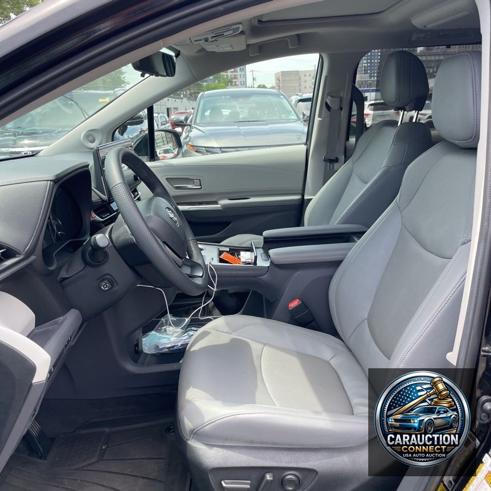 2024 Toyota Sienna Limited 7-Passenger