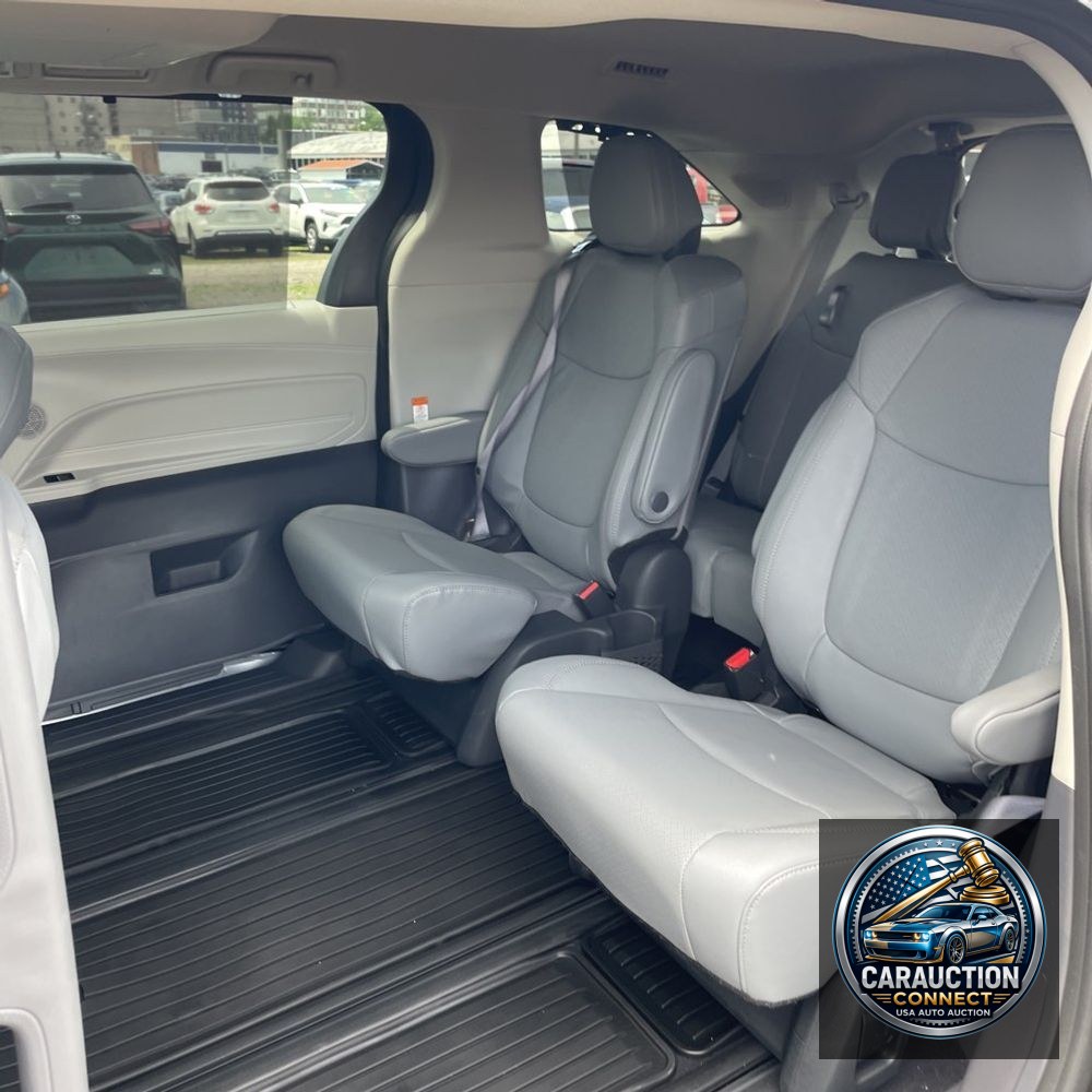 2024 Toyota Sienna Limited 7-Passenger