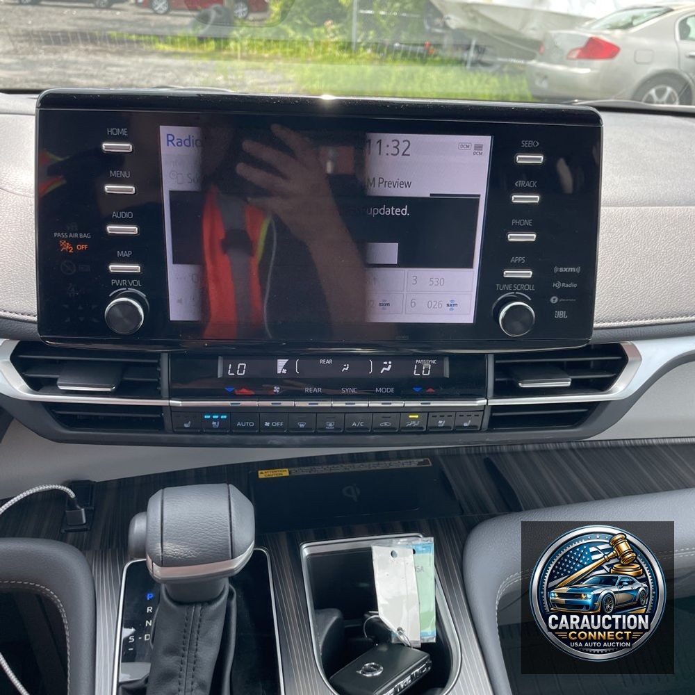 2024 Toyota Sienna Limited 7-Passenger