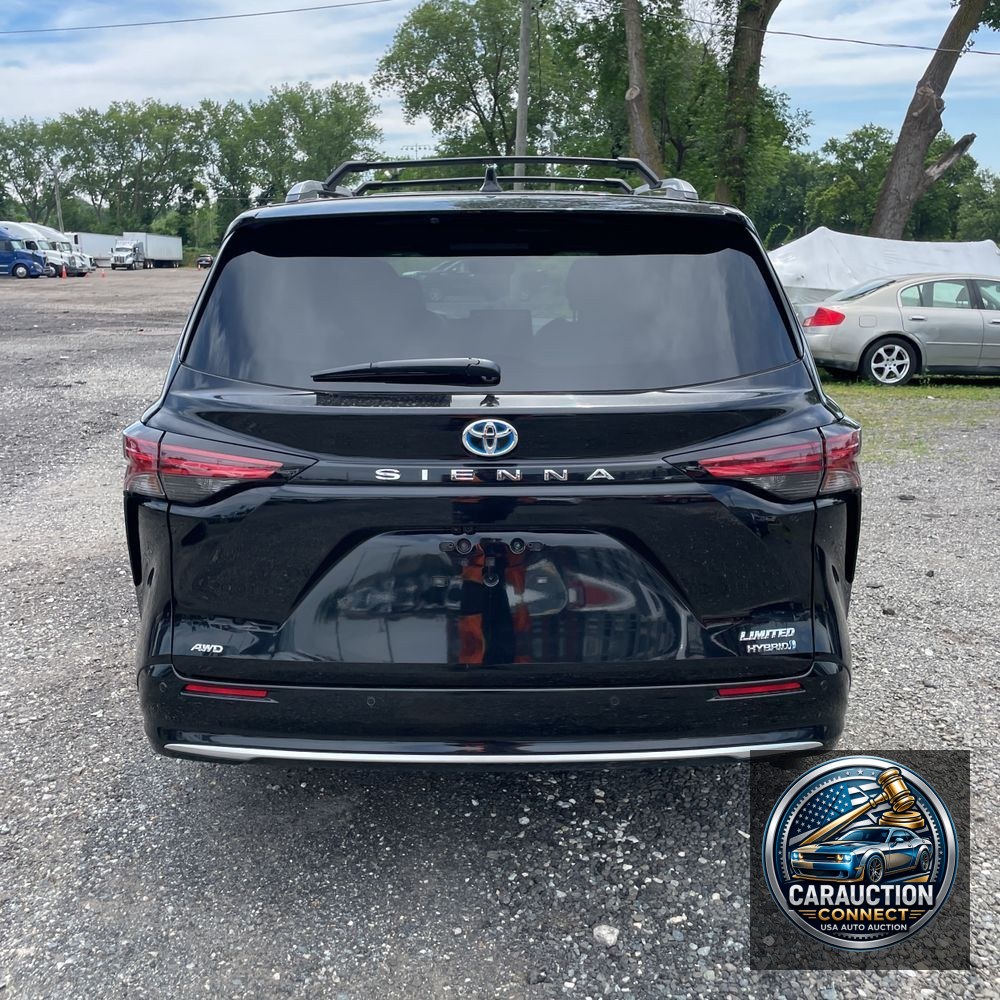 2024 Toyota Sienna Limited 7-Passenger