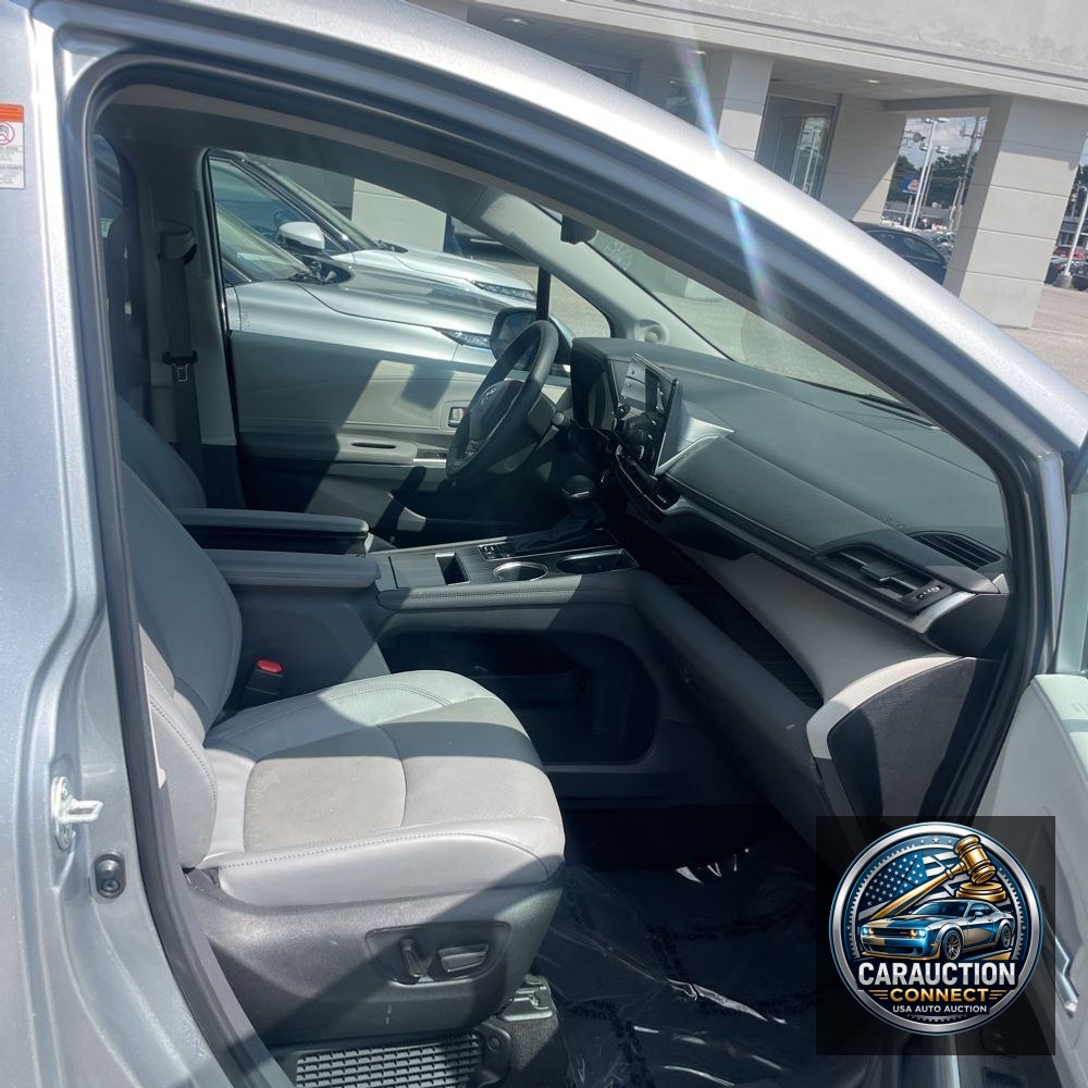 2024 Toyota Sienna Limited 7-Passenger