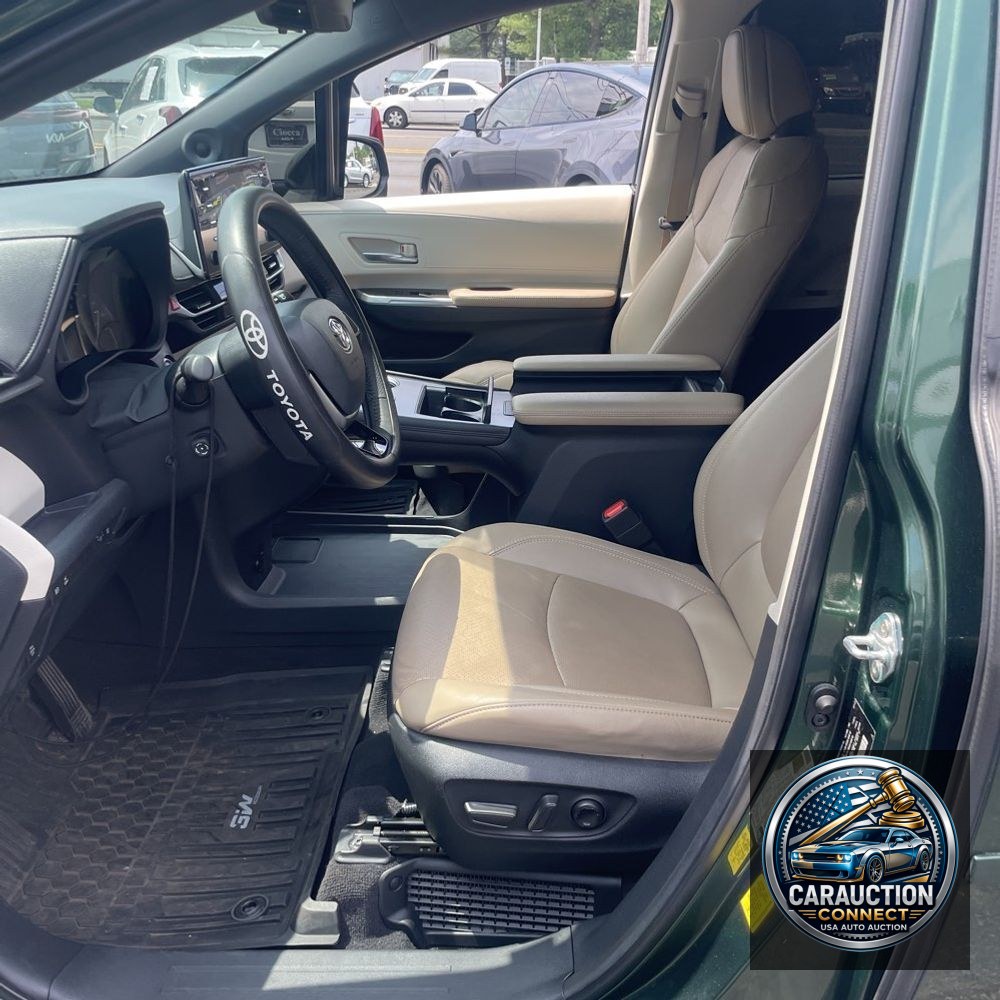 2023 Toyota Sienna Limited 7-Passenger