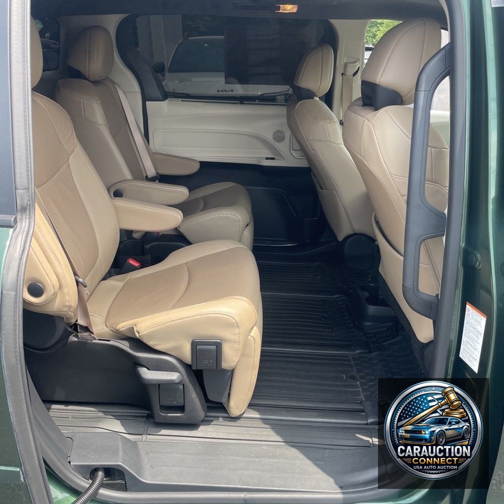 2023 Toyota Sienna Limited 7-Passenger