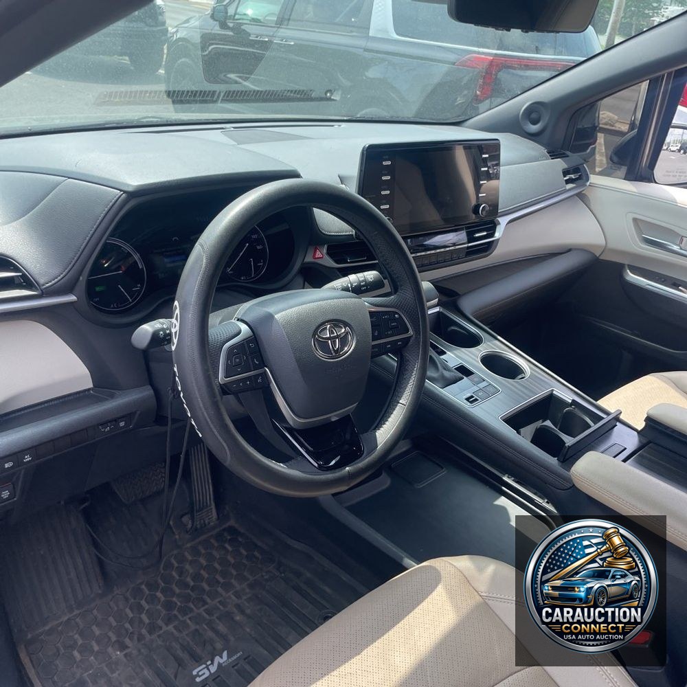 2023 Toyota Sienna Limited 7-Passenger