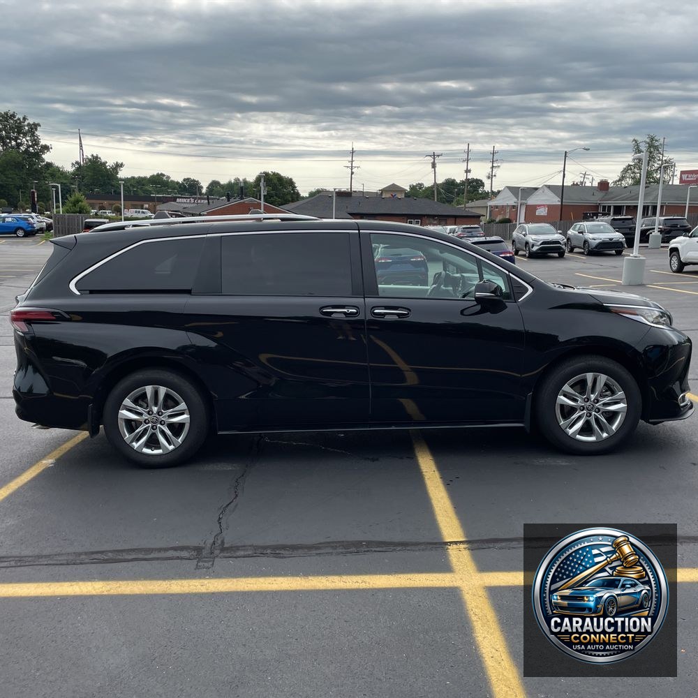 2022 Toyota Sienna Limited 7-Passenger