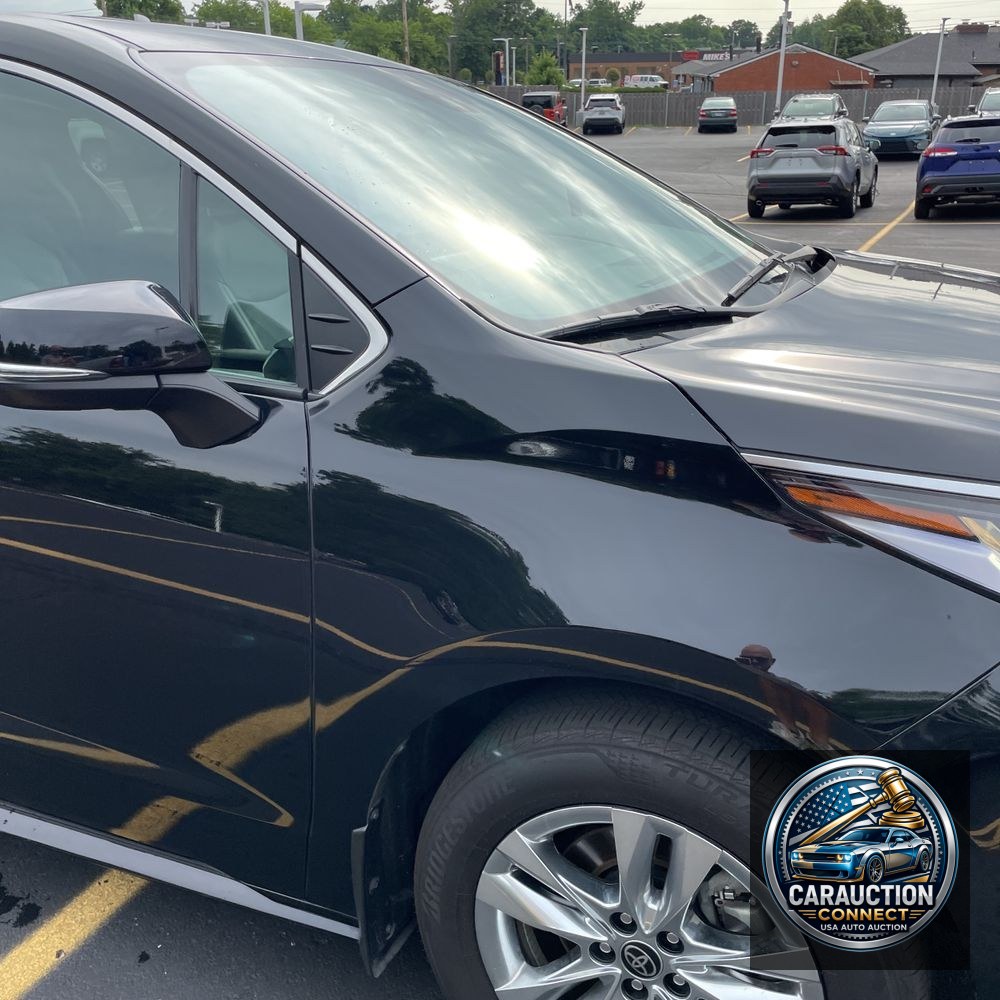 2022 Toyota Sienna Limited 7-Passenger