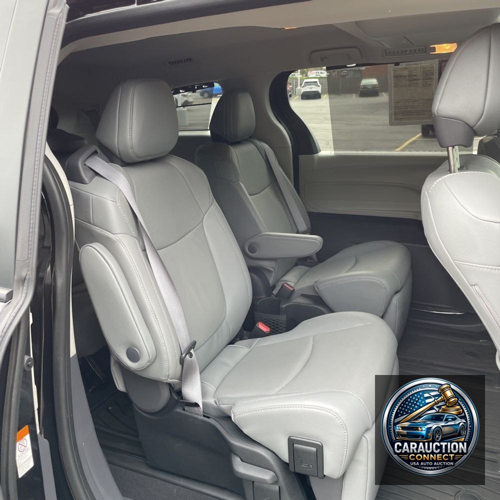 2022 Toyota Sienna Limited 7-Passenger