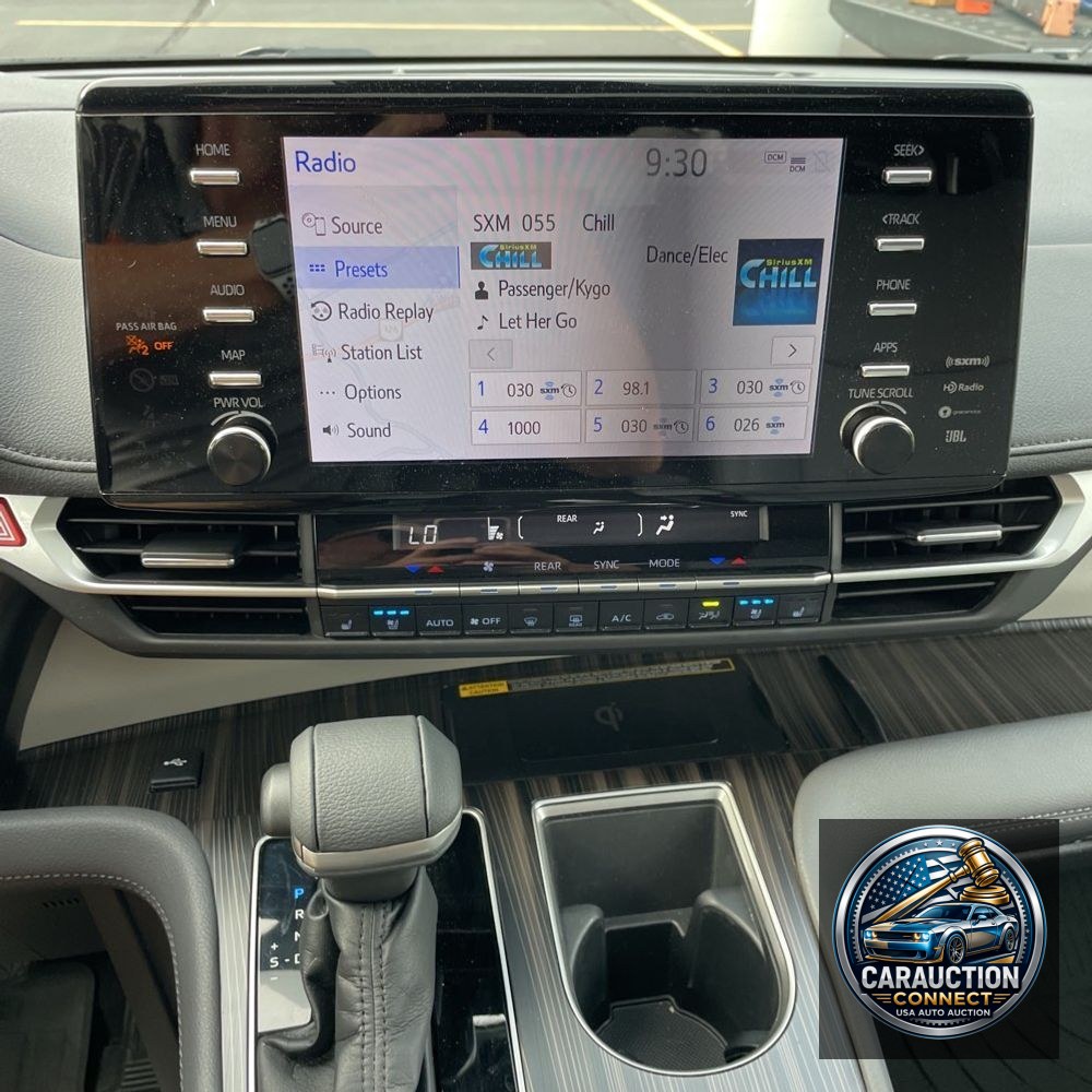 2022 Toyota Sienna Limited 7-Passenger